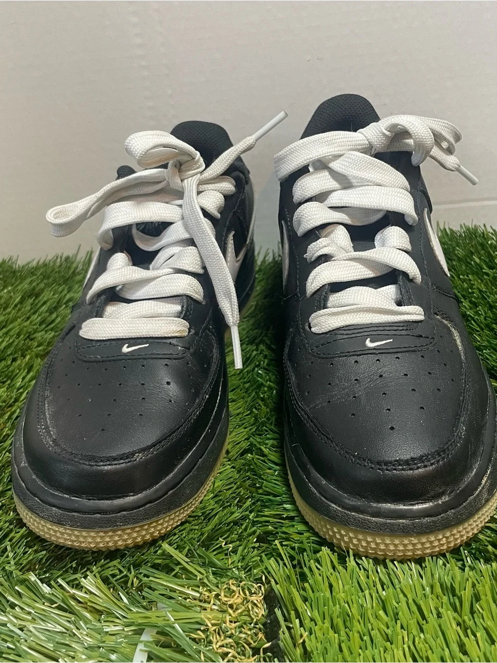 Nike black sneakers